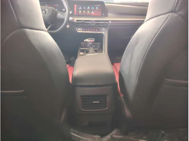 Car image 30