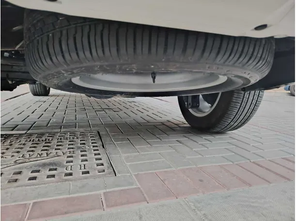Car image 40