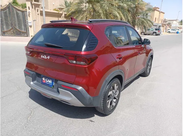 Car image 5
