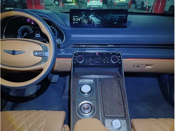 Car image 18
