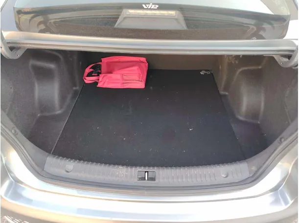 Car image 28