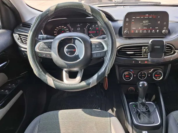 Car image 15
