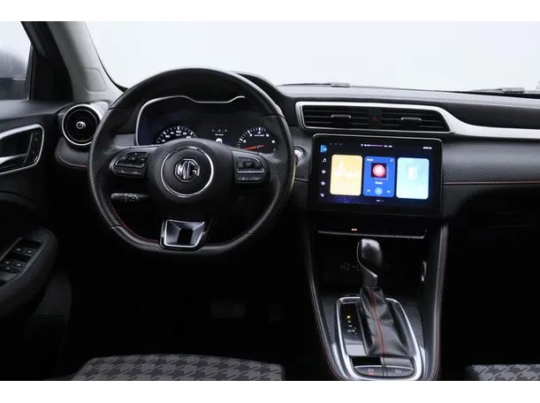 Car image 15