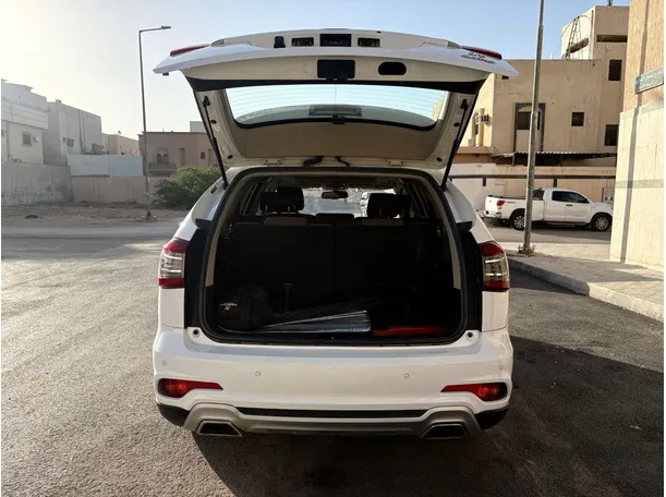 Car image 25
