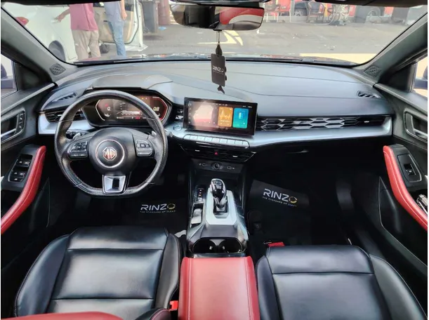 Car image 19