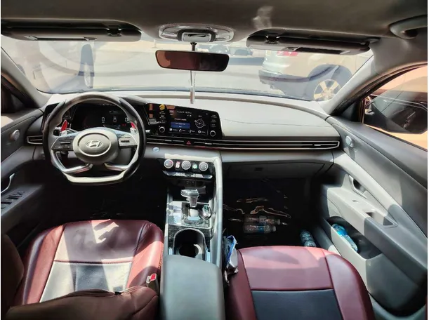 Car image 19