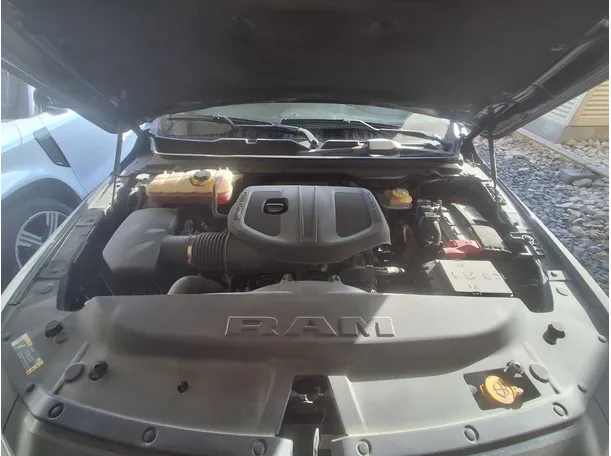 Car image 23