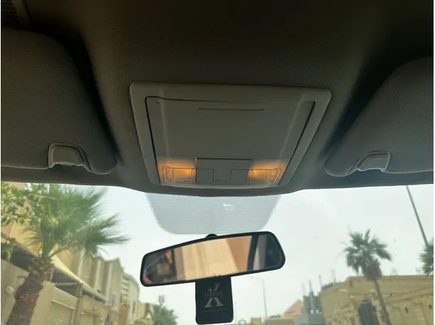 Car image 24
