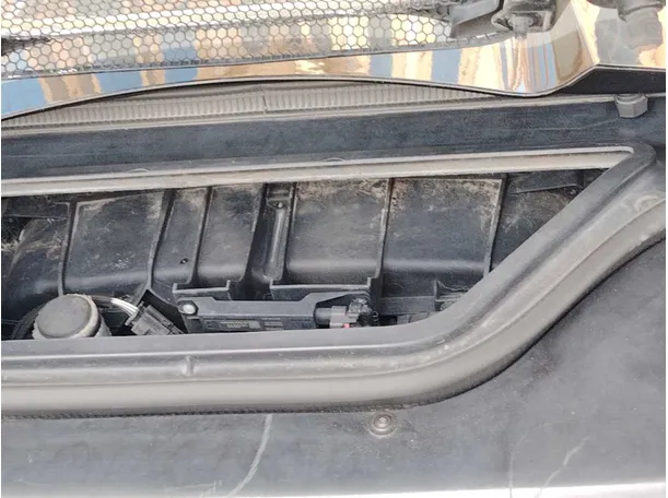 Car image 32