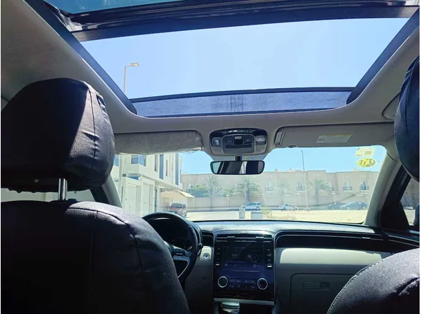 Car image 18