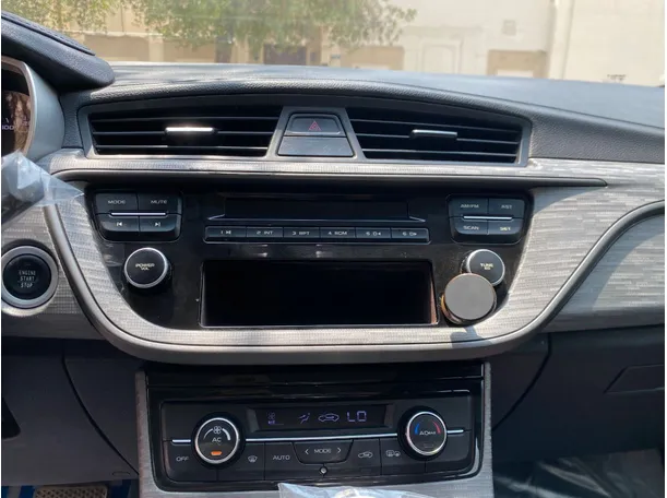 Car image 17