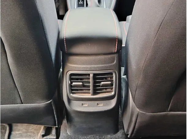 Car image 28