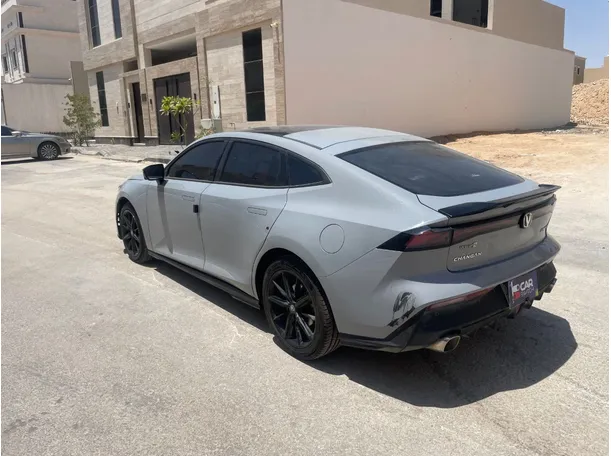 Car image 7