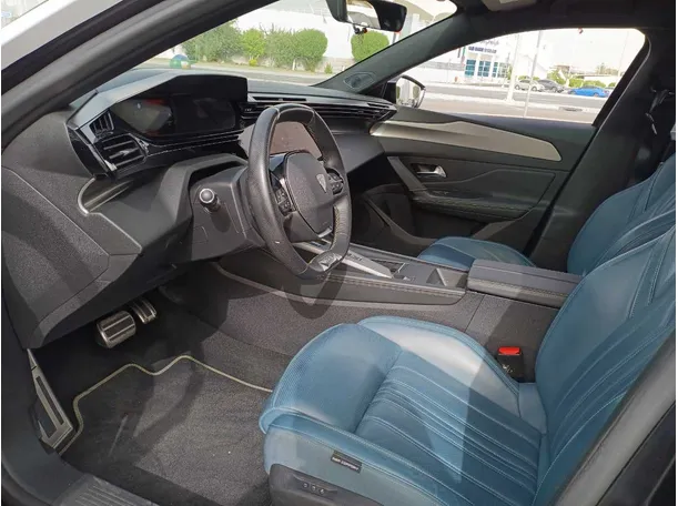 Car image 11