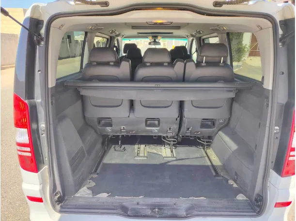 Car image 30