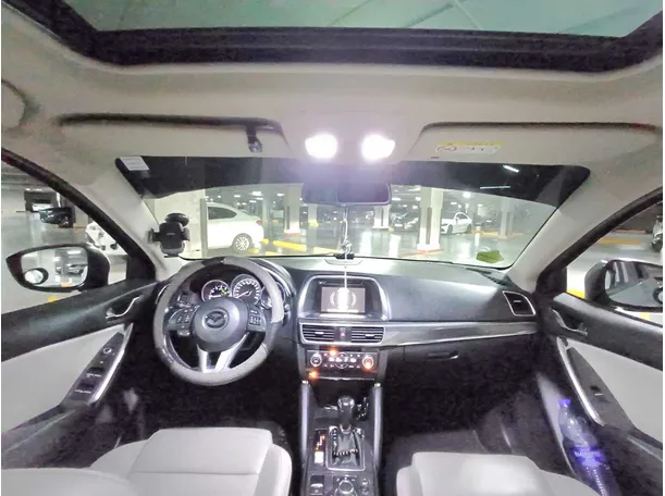 Car image 14
