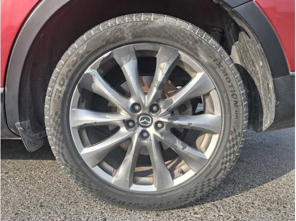 Car image 9