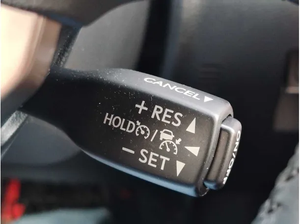 Car image 28