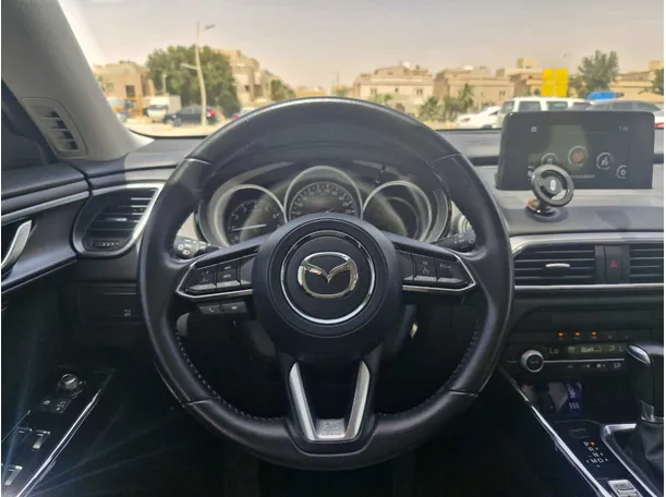 Car image 18