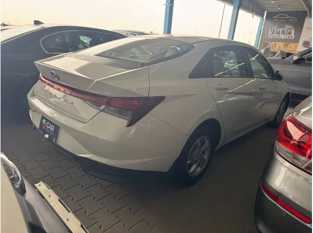 Car image 4