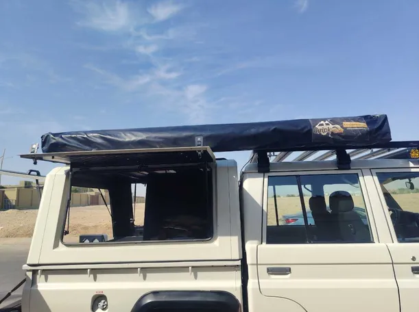 Car image 30