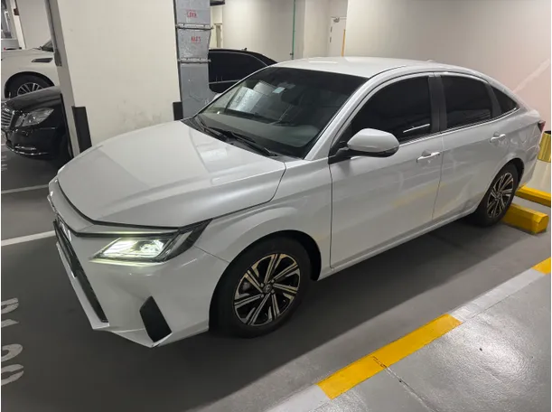 2023 تويوتا يارس في الإمارات