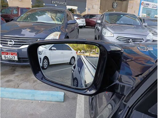 Car image 26