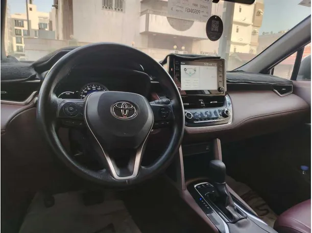 Car image 25