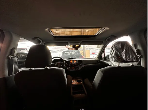 Car image 17
