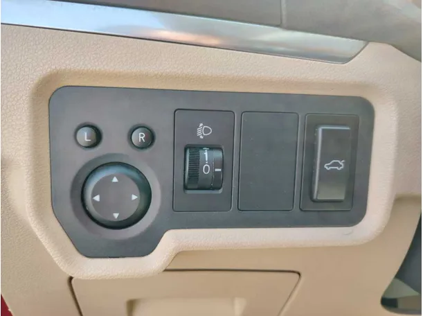 Car image 39
