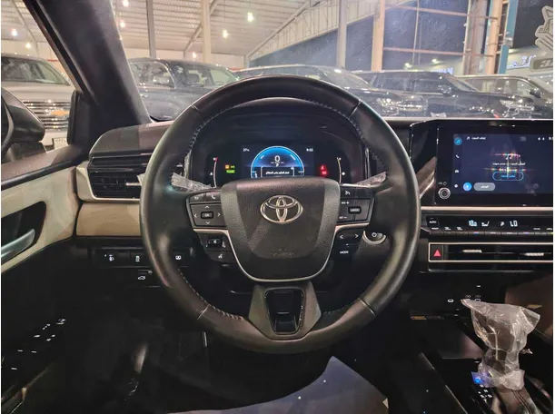 Car image 26