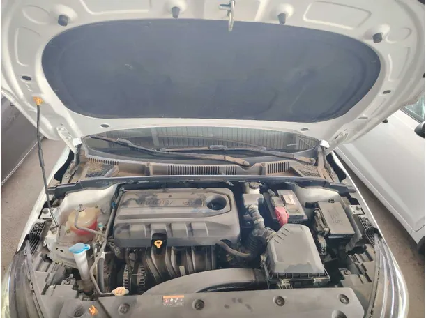 Car image 32