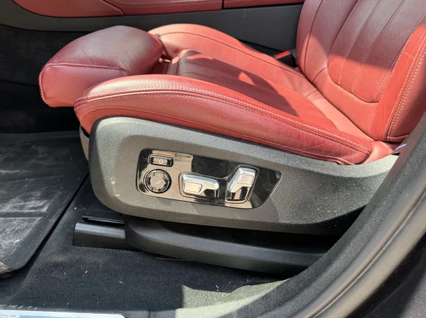 Car image 24