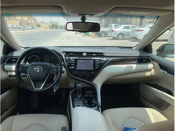 Car image 17