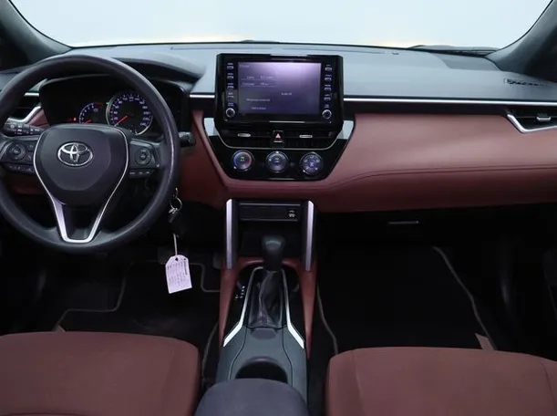 Car image 14