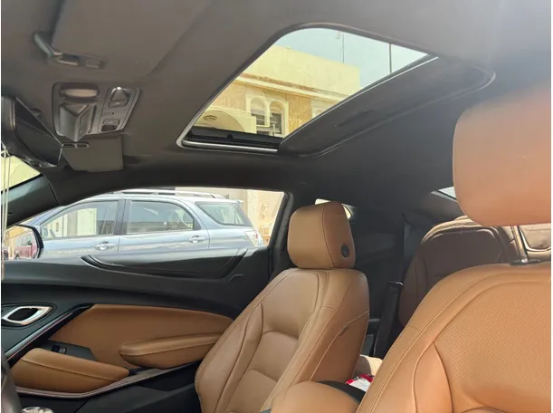 Car image 13