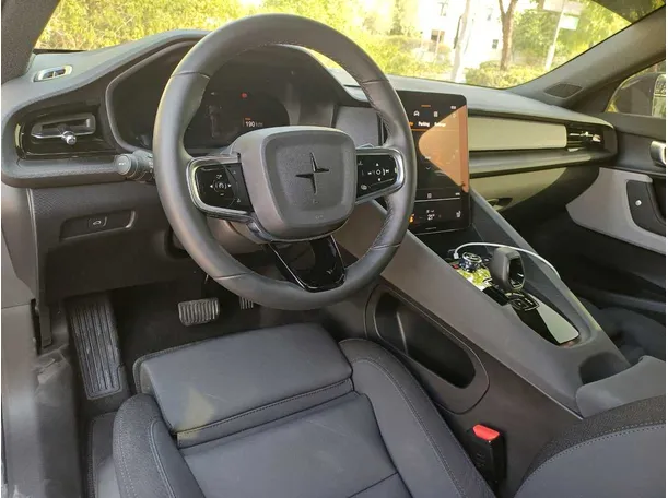 Car image 11