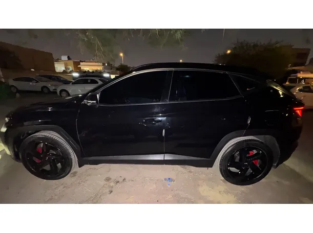 Car image 9