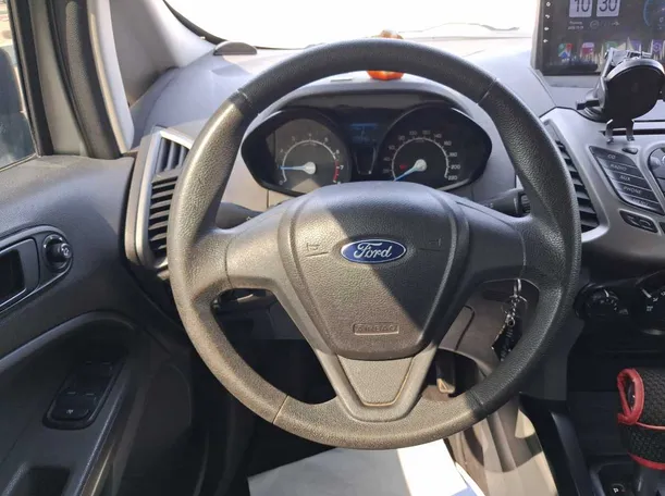 Car image 15