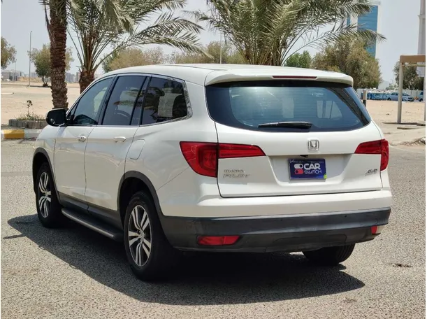 Car image 7