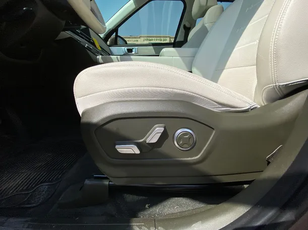 Car image 31
