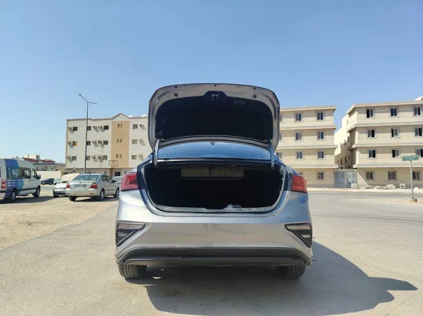 Car image 25