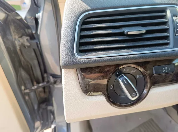 Car image 32