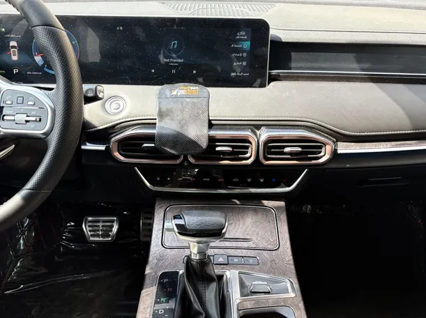 Car image 18