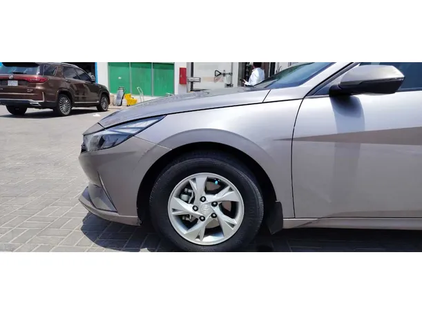 Car image 10