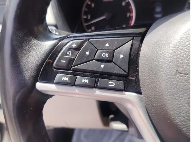Car image 30
