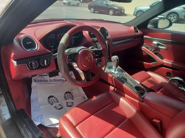 Car image 11