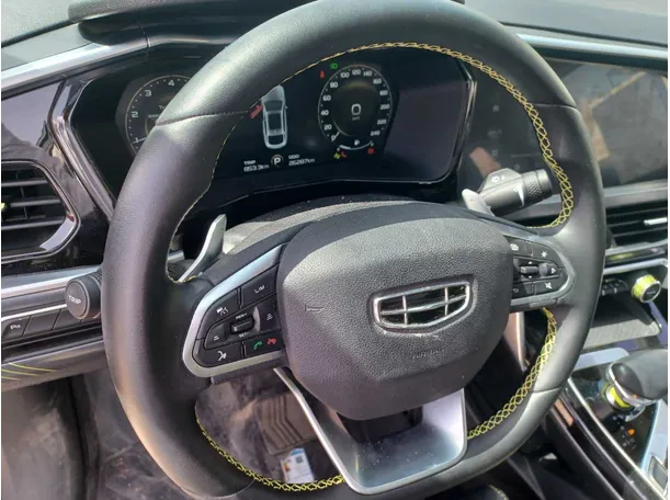 Car image 19