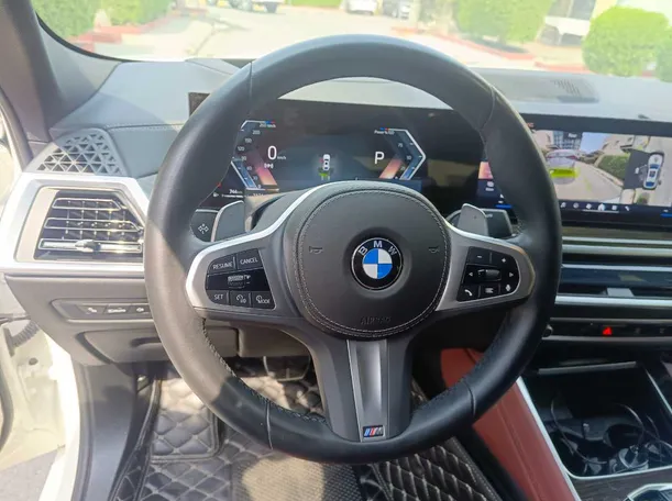 Car image 28