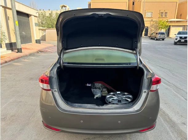 Car image 20